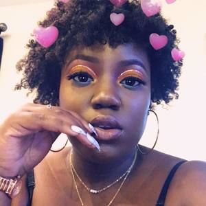 Meet your Posher, Abigail